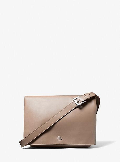 michael michael kors gloria|Gloria Medium Leather Messenger Bag .